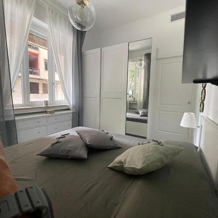 Bilocale Di Prestigio: Milano Centro Apartamento Exterior foto