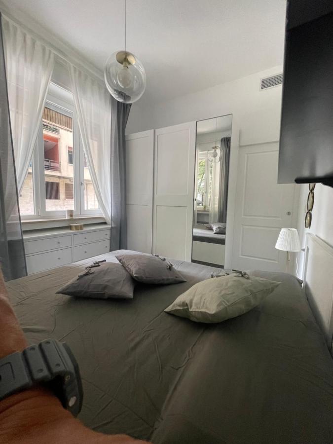 Bilocale Di Prestigio: Milano Centro Apartamento Exterior foto